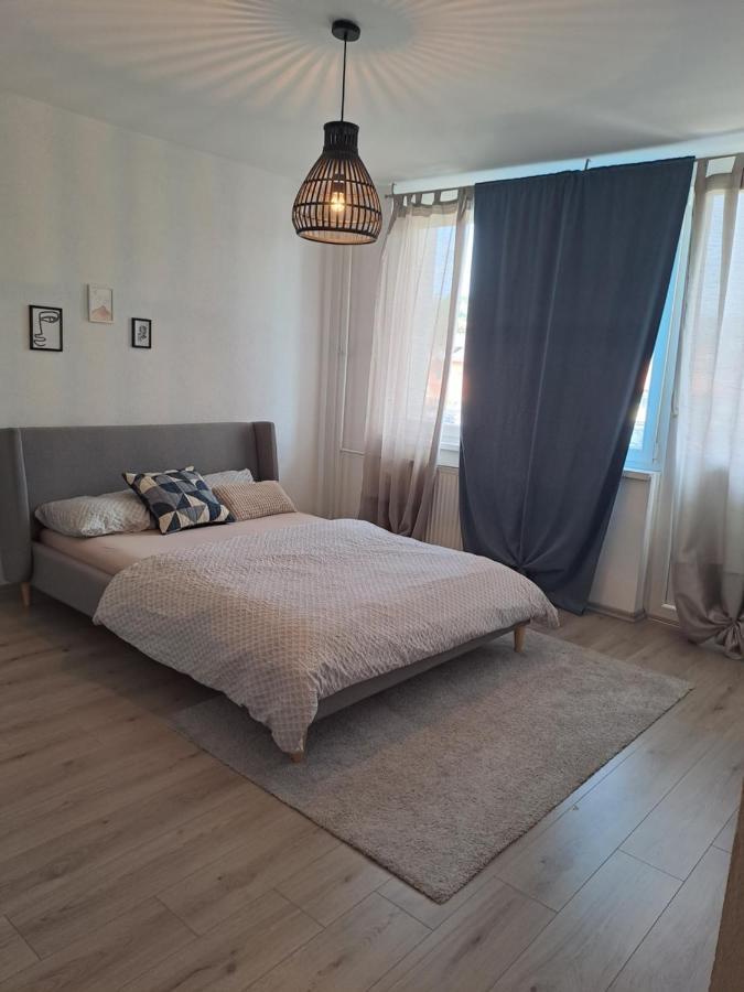Apartmán Enjoy Traveling Tuzla Exteriér fotografie